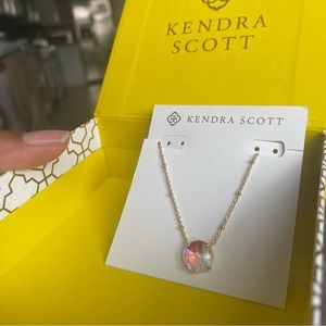NWT Kendra Scott Jolie Gold Pendant Necklace in Dichroic Glass